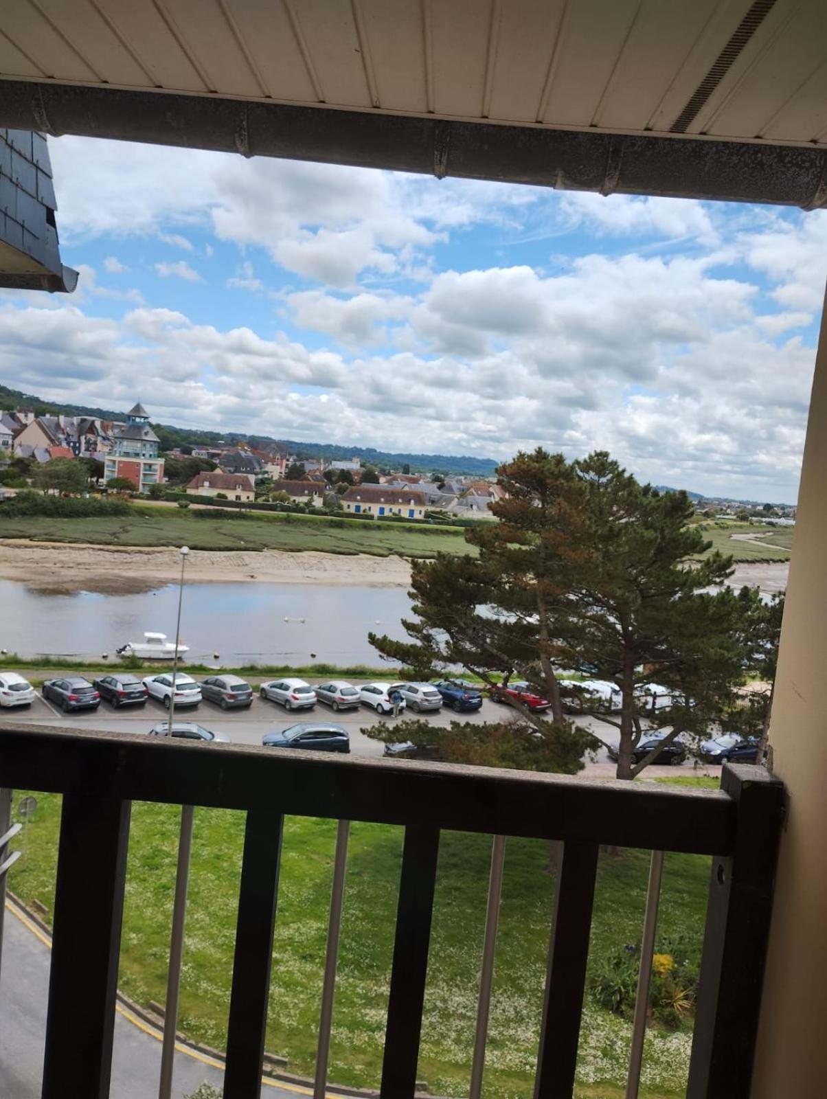 Appartement Vu Sur Mer Кабур Экстерьер фото